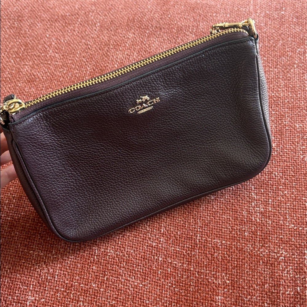 Coach Dark Brown Leather Shoulder Bag with Gold Chain - Picture 5 of 8